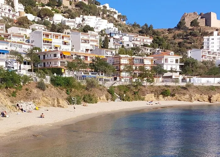 Les Roques Apartment
