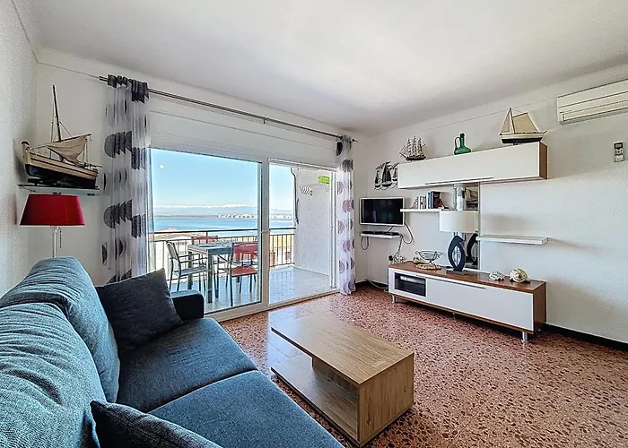 Апартаменты Les Roques *