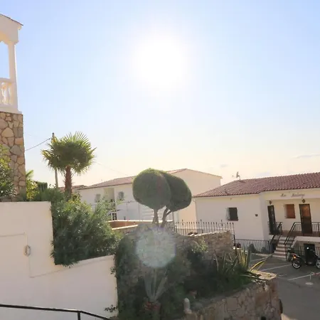 Les Roques Apartment Roses