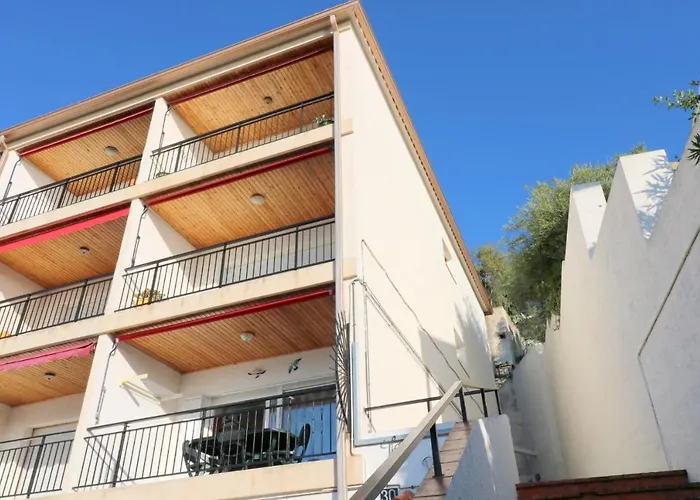 Апартаменты Les Roques *